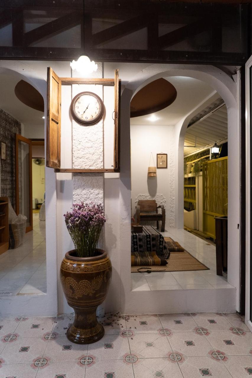Past Tense Hostel Chiang Mai Esterno foto
