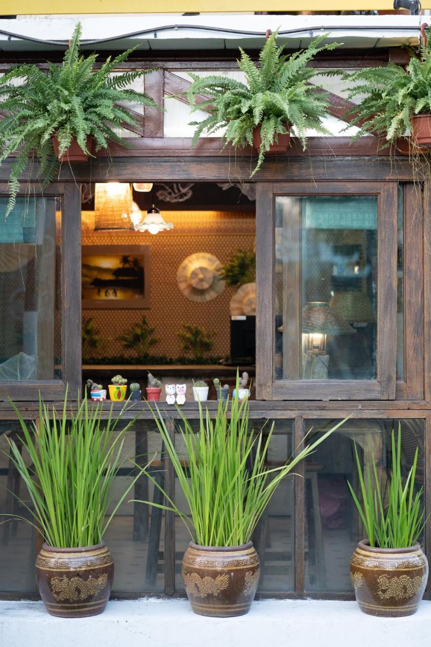 Past Tense Hostel Chiang Mai Esterno foto