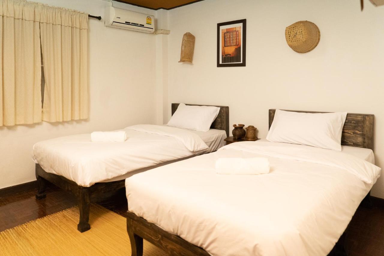Past Tense Hostel Chiang Mai Esterno foto