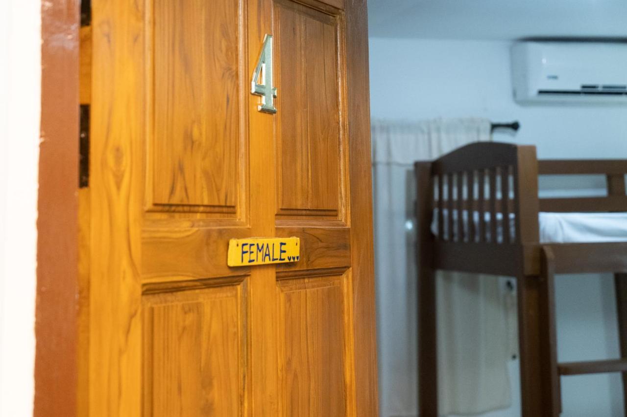 Past Tense Hostel Chiang Mai Esterno foto